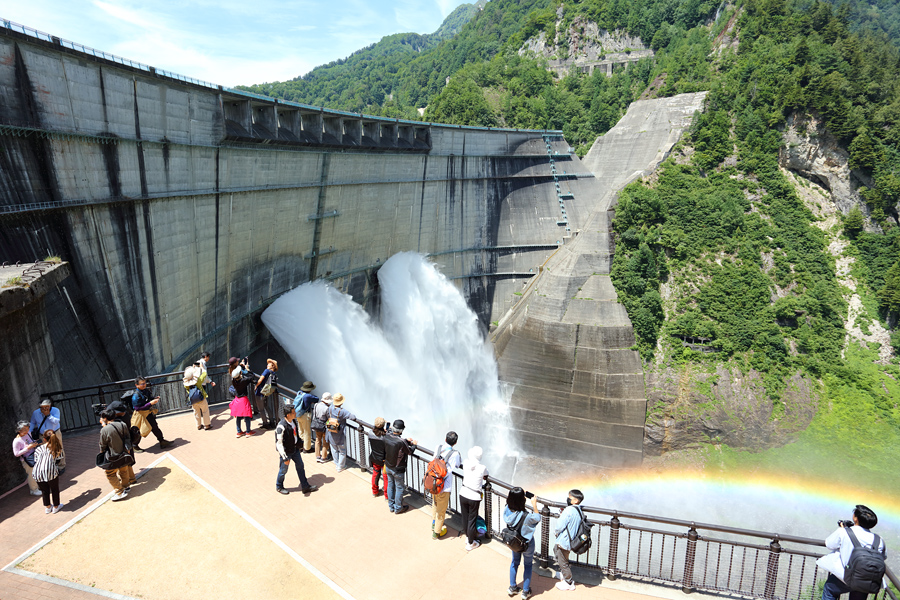 Kurobe Dam / Sunny