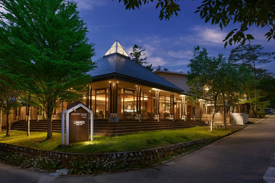 Dining & Bar LAVAROCK